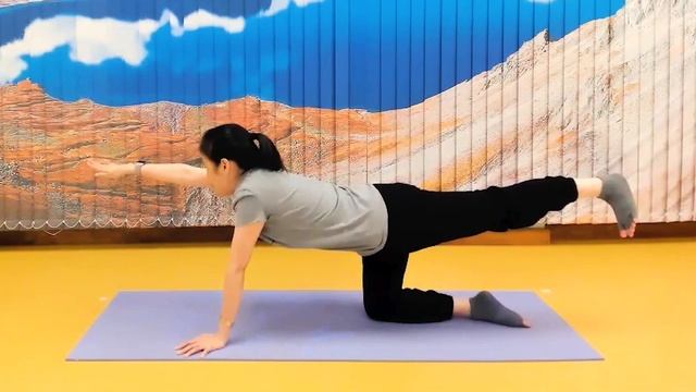 Yoga Class for the Blind with Thien | Body & Brain Quick Class смотреть онлайн