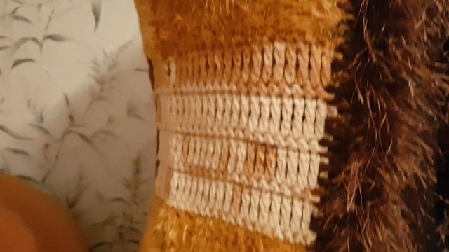 Видеообзор вязаного жилета. Основная пряжа - Травка Камтэкс, отделочная - Травка Gungle смотреть онлайн