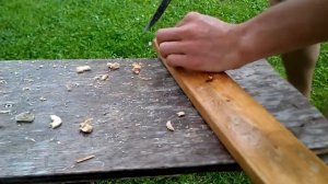 Рецепт - чтобы стулья и скамейка на тонких ножках не проваливались в траве