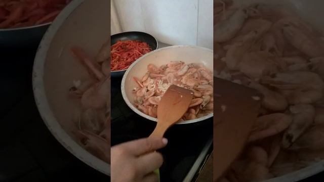 Креветки с фунчозой! Как приготовить?? смотреть онлайн