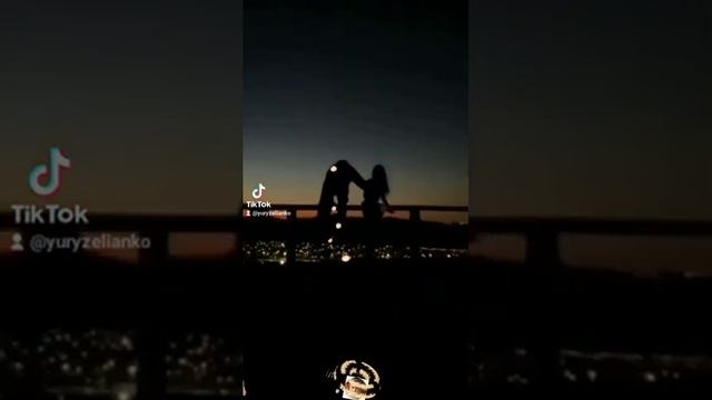 Люди, которые видят друг друга во сне, должны просыпаться рядом смотреть онлайн