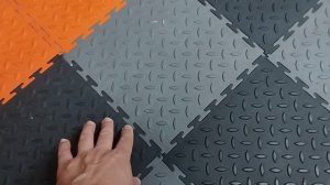 Отзыв спустя 1,5 года после укладки модульного пола из ПВХ-плитки Strongpol