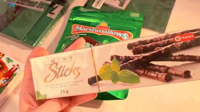 ?Новогодний влог ep 9 : что мне подарили, распаковка еще одного альбома Stray Kids, обмениваю карты смотреть онлайн