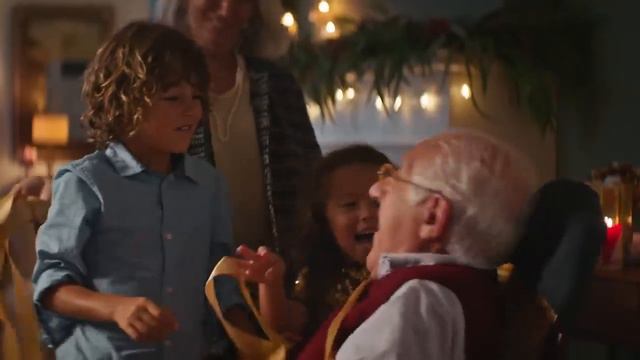Lindt ~ Lindor ~ Melt Into Your Holiday Moments ~ Commercial Ad Creative # United States # 2022