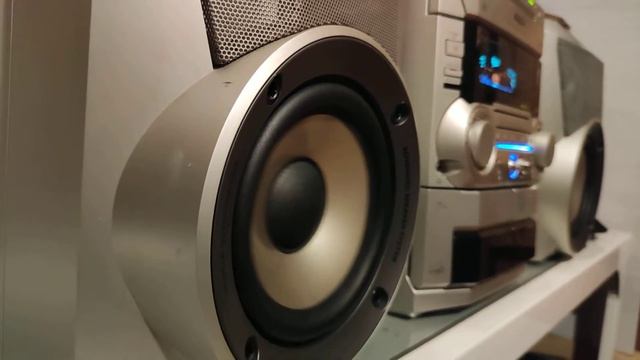 PHILIPS FW C85 WOOX TECHNOLOGY. BASSTEST ??