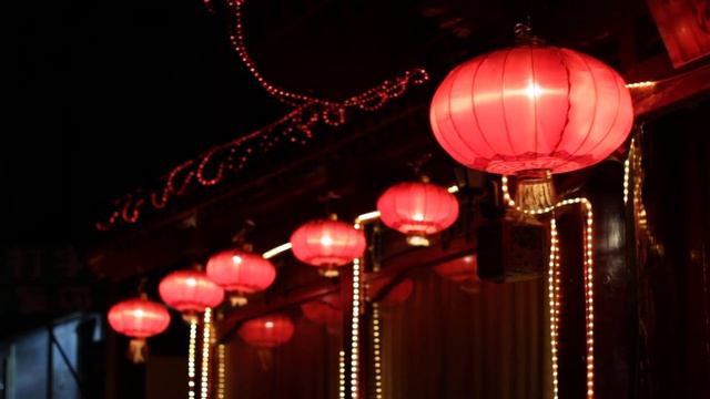 Red Chinese Lanterns Blowing in the Wind смотреть онлайн