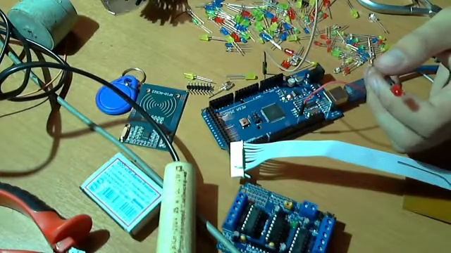 Arduino. Подключение светодиода. Удачная попытка. смотреть онлайн