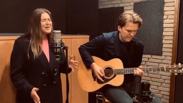 Hold The Line | Cover by GROOVY MOODS смотреть онлайн