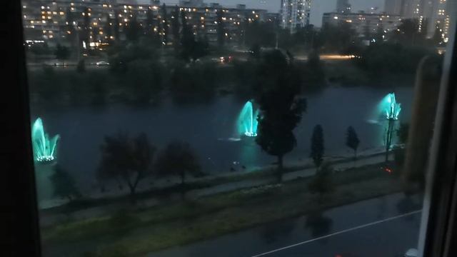 Русановские фонтаны, вид из окна смотреть онлайн