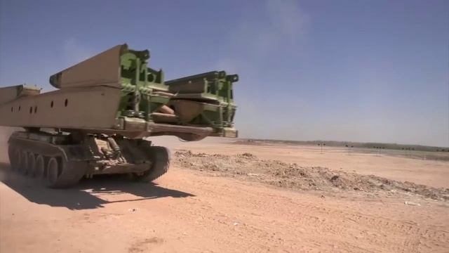 Форсирование водной преграды сирийскими военнослужащими на совместном учении с В.mp4 смотреть онлайн