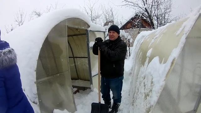 Как правильно чистить теплицы от снега смотреть онлайн