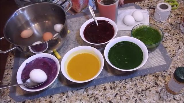 ПАСХАЛЬНЫЕ ЯЙЦА крашенные Природными Красителями. КАК ПОКРАСИТЬ ЯЙЦА на Пасху 5 способов смотреть онлайн