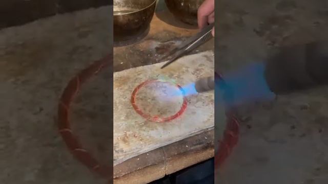 СНИМАЕМ НАПРЯЖЕНИЕ смотреть онлайн