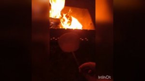 Готовим маршмеллоу на костре?