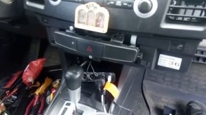 Продолжение. Прокидываем акустический кабель от штатной магнитолы в lancer 10. Усилитель и сабвуфер