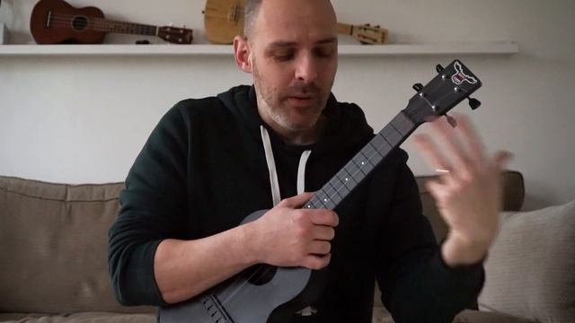 Outdoor Tenor Ukulele Review 2022 смотреть онлайн