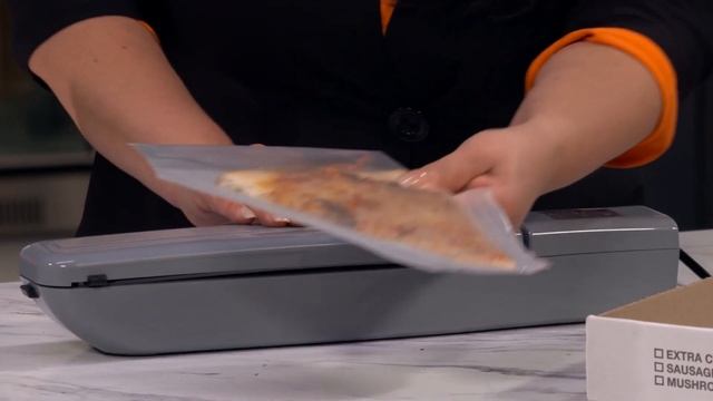 Vacuum Seal Leftover Pizza to Keep your Leftovers Fresh ? | PowerXL Duo Nutrisealer Bag Roll смотреть онлайн