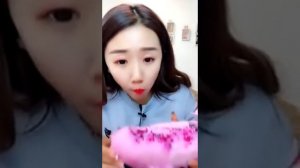 Китайцы едят лед