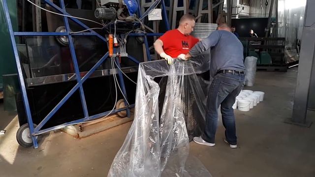 Закалка стекла и Бой закаленного стекла в крошку. Бронзовое закаленное стекло. смотреть онлайн