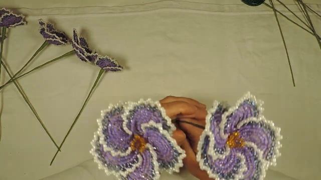 Фиалка махровая из бисера Часть 2 / Terry beaded violet Part 2 смотреть онлайн