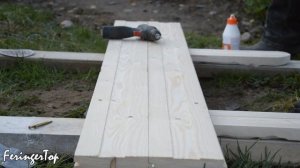 Из двух шпунтованных досок сделал красивую дверь для бани