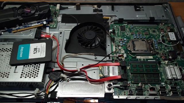 Acer Aspire Z5771. Обслуживание и небольшая модернизация моноблока. смотреть онлайн