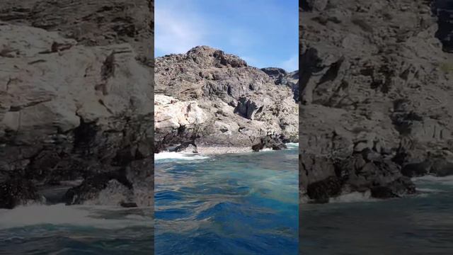 ЧИЛИ/ОЧЕНЬ КРАСИВЫЙ ОСТРОВ С ЛАЗУРНОЙ ВОДОЙ смотреть онлайн