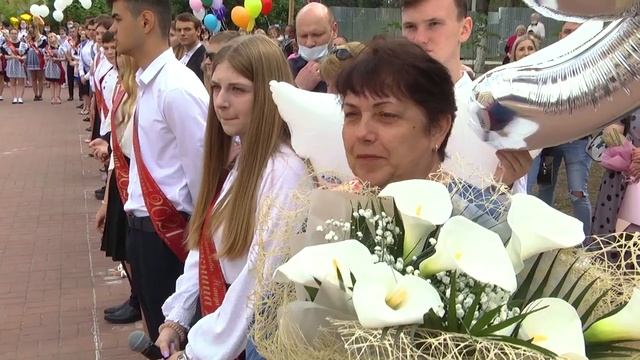 Василий Голубев и Людмила Овчиева поздравили персиановцев с праздником Последнего звонка смотреть онлайн