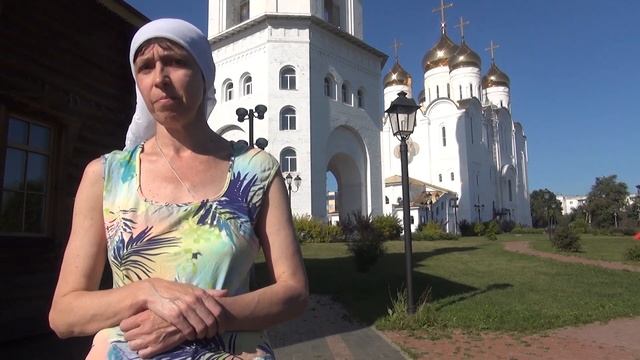 Икона Божией Матери Прибавление ума. Аутист Ангелина молится в церкви перед иконой Прибавление ума смотреть онлайн