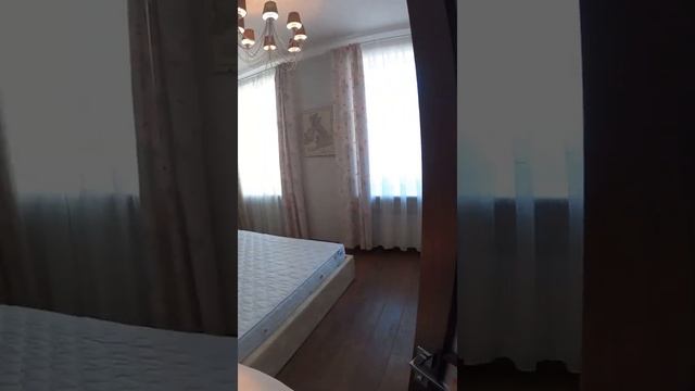 2х комнатная 'сталинка' с достойным ремонтом на Шелковичной, 21, Липки смотреть онлайн