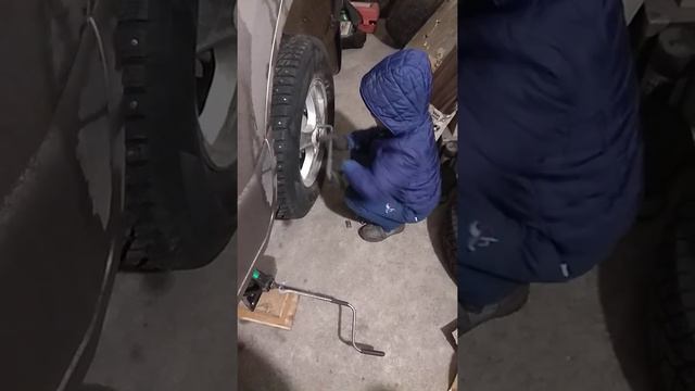 Ну ни чего папа без меня сделать не может))))))) смотреть онлайн