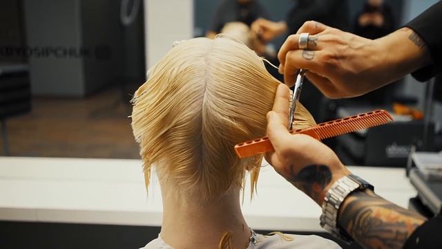 Техника стрижки коротких волос от Алексея Осипчука смотреть онлайн