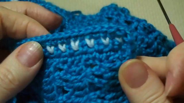 Как спрятать кончики ниток при вязании аккуратно и незаметно Урок 158 How to hide the ends of threa смотреть онлайн