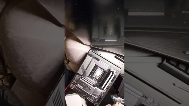 Процесс сборки игрового пк для 2к в бюджете 55тыс. под абгрейд. #сборка #пкдляигр #пк #pcbuild #pc смотреть онлайн