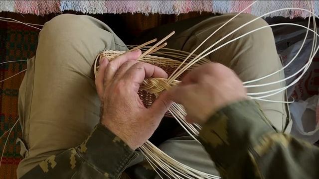 3! Косичка кромка в 4 прута. Плетение хлебницы тарелочки из лозы. смотреть онлайн