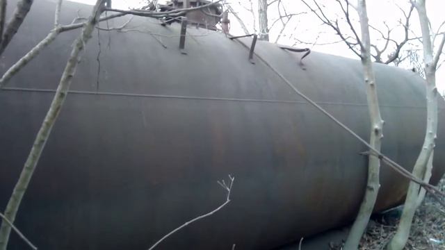 В заброшенном лесу мы обнаружили какой то тайник под названием бочка смотреть онлайн