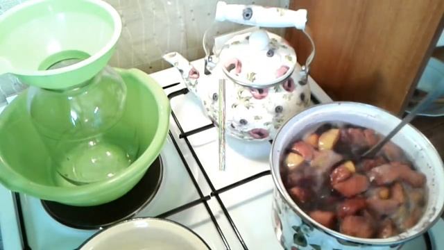 Компот из айвы и черного винограда смотреть онлайн