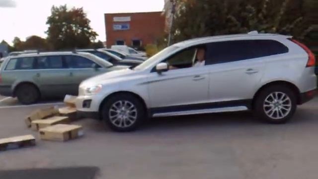 Test av Volvo XC60 City Safety смотреть онлайн