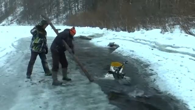 На снегоходе по воде ч.3 Утопили. смотреть онлайн