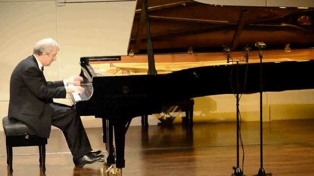 Alexander Urvalov, M. Mussorgsky, Ensing-Polka смотреть онлайн