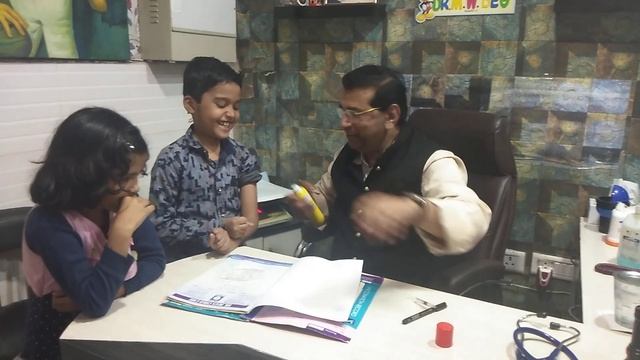 Brave Boy Rehan Not Scared of Injection смотреть онлайн