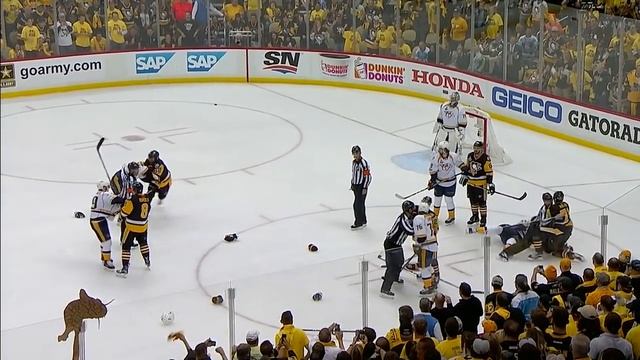 Predators, Penguins drop gloves in third period of Game 5 смотреть онлайн