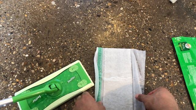 How To Use a Swiffer смотреть онлайн