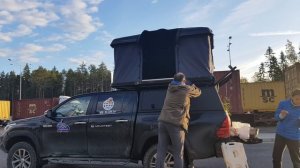 Автопалатка Ястреб на крыше авто.