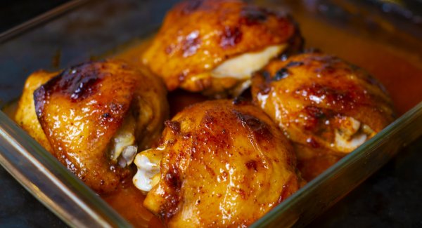 Куриные бёдра в духовке/Рецепт куриных бёдер с хрустящей корочкой в духовке