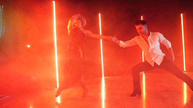 Shallow Cover Dance (Lady Gaga & Bradley Cooper) | Dancers United - Stefan Grigore & Laura Filipesc смотреть онлайн