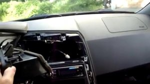 снятие автомагнитоллы на Кайроне