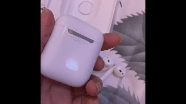 Unboxing | Apple AirPods 2 with charging case | Meet Cora смотреть онлайн