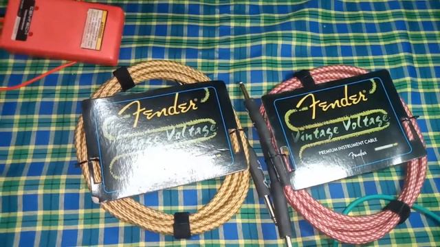 Fender Vintage Voltage Unboxing.- Cheap Guitar Cable смотреть онлайн