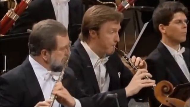 Tchaikovsky：Waltz of the Flowers－Daniel Barenboim смотреть онлайн